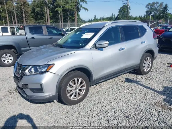 KNMAT2MV2JP567610 2018 NISSAN ROGUE - Image 2