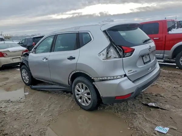 KNMAT2MV2JP570118 2018 NISSAN ROGUE - Image 2