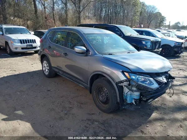 KNMAT2MV2JP572774 2018 NISSAN ROGUE - Image 1