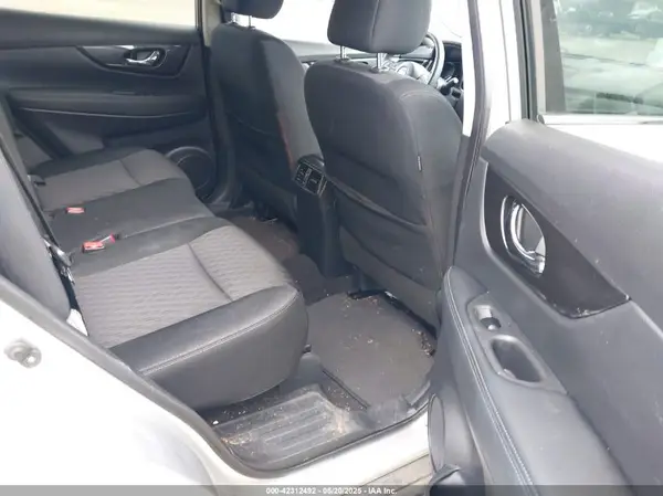 KNMAT2MV2JP572872 2018 NISSAN ROGUE - Image 8