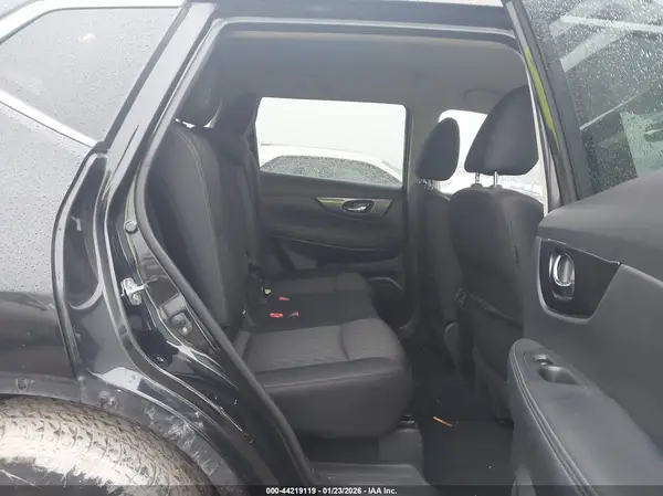 KNMAT2MV2JP576078 2018 NISSAN ROGUE - Image 8
