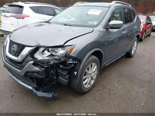 KNMAT2MV2JP577392 2018 NISSAN ROGUE - Image 2