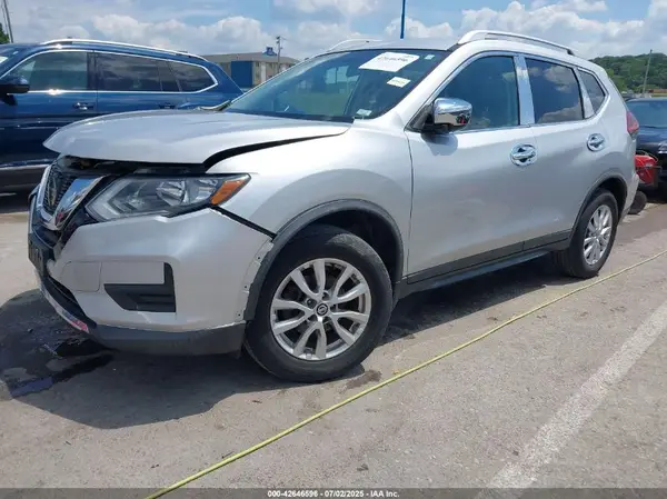 KNMAT2MV2JP578025 2018 NISSAN ROGUE - Image 2