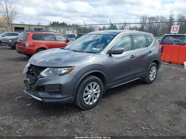 KNMAT2MV2JP579675 2018 NISSAN ROGUE - Image 2