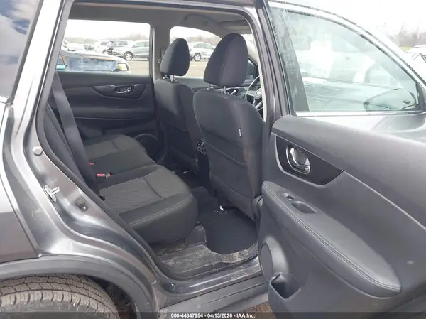 KNMAT2MV2JP579675 2018 NISSAN ROGUE - Image 8