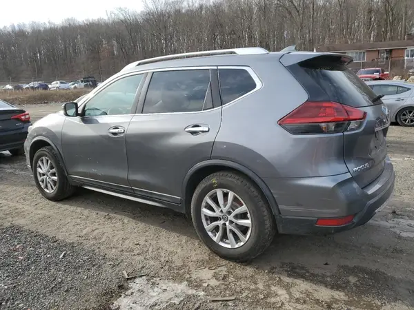 KNMAT2MV2JP581409 2018 NISSAN ROGUE - Image 2