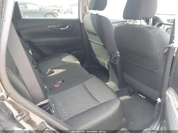 KNMAT2MV2JP581555 2018 NISSAN ROGUE - Image 8
