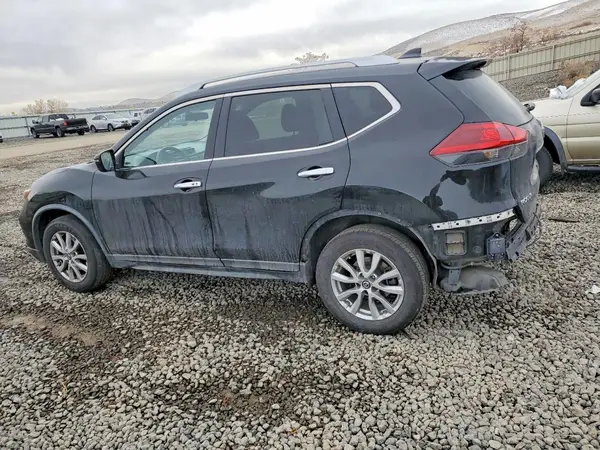 KNMAT2MV2JP584942 2018 NISSAN ROGUE - Image 2