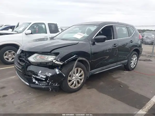 KNMAT2MV2JP586271 2018 NISSAN ROGUE - Image 2