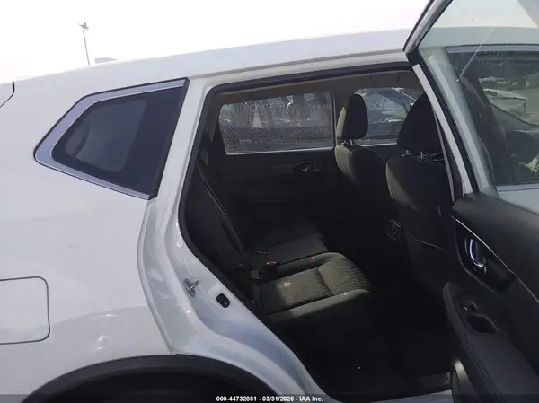 KNMAT2MV2JP587999 2018 NISSAN ROGUE - Image 8