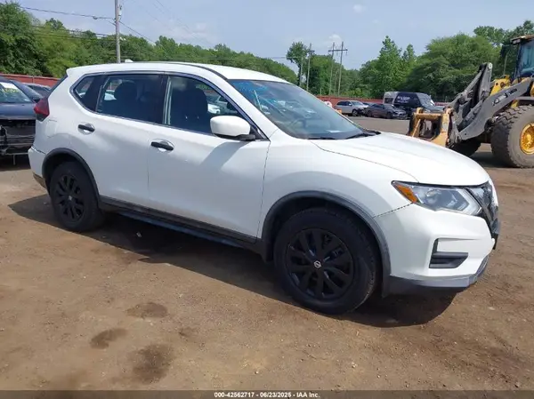 KNMAT2MV2JP589574 2018 NISSAN ROGUE - Image 1