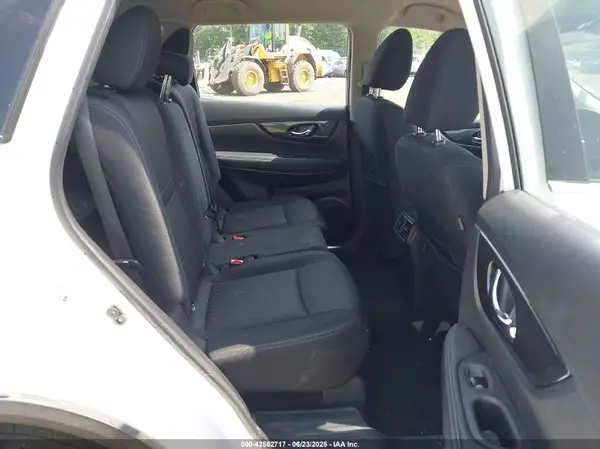 KNMAT2MV2JP589574 2018 NISSAN ROGUE - Image 8