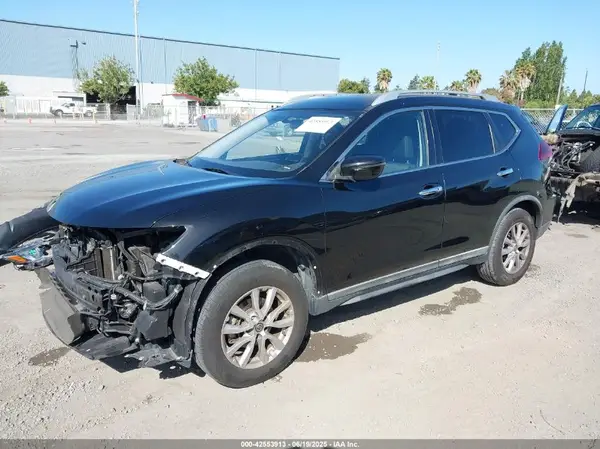KNMAT2MV2JP590157 2018 NISSAN ROGUE - Image 2