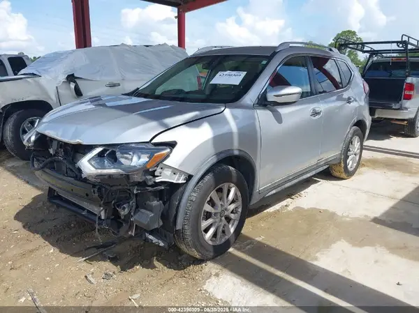 KNMAT2MV2JP591325 2018 NISSAN ROGUE - Image 2