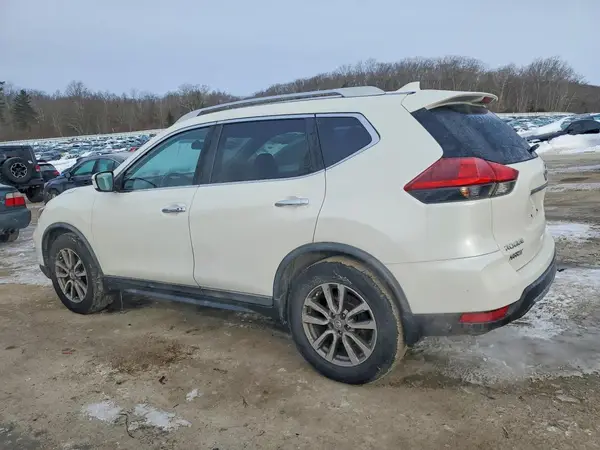 KNMAT2MV2JP591471 2018 NISSAN ROGUE - Image 2