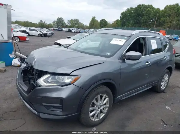 KNMAT2MV2JP592460 2018 NISSAN ROGUE - Image 2