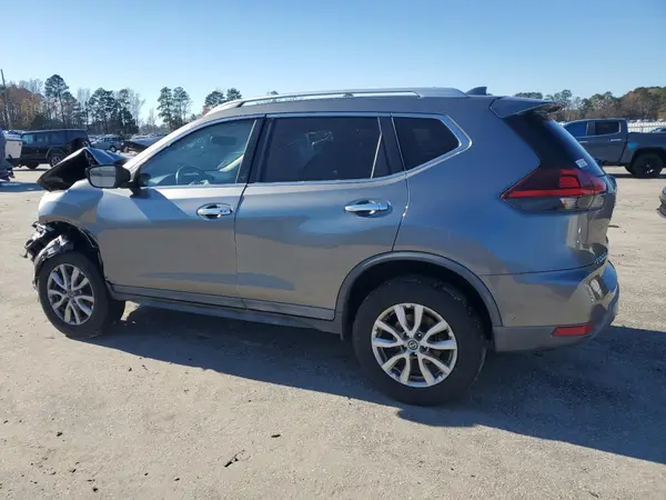 KNMAT2MV2JP592829 2018 NISSAN ROGUE - Image 2