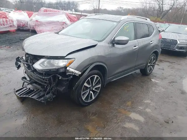 KNMAT2MV2JP597447 2018 NISSAN ROGUE - Image 2