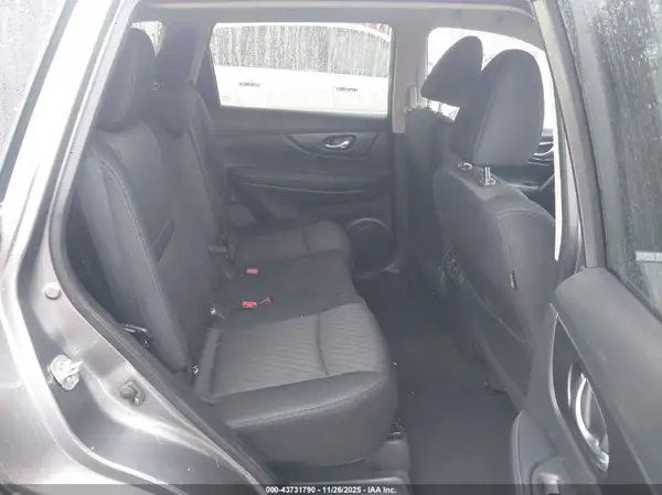 KNMAT2MV2JP597447 2018 NISSAN ROGUE - Image 8