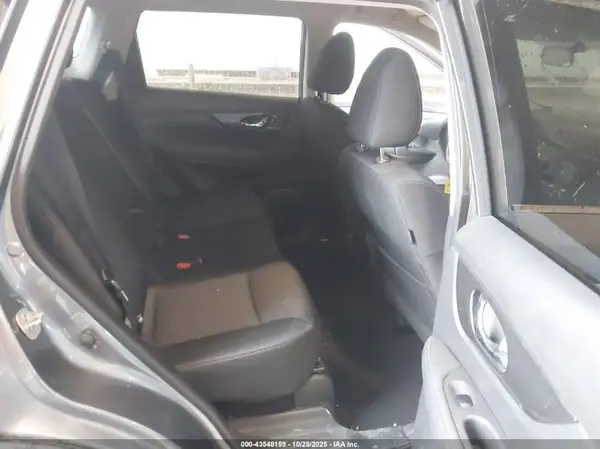 KNMAT2MV2JP597898 2018 NISSAN ROGUE - Image 8