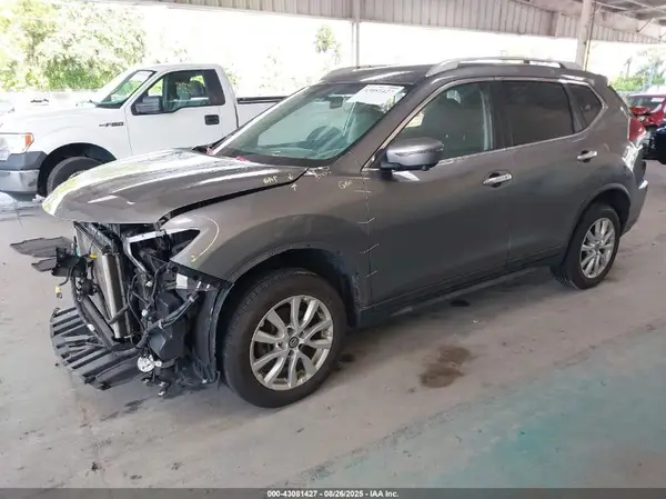 KNMAT2MV2JP601352 2018 NISSAN ROGUE - Image 2