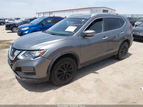KNMAT2MV2JP602095 2018 NISSAN ROGUE - Image 2