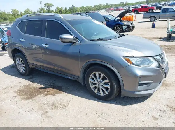KNMAT2MV2JP602226 2018 NISSAN ROGUE - Image 1