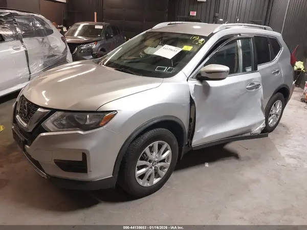 KNMAT2MV2JP610407 2018 NISSAN ROGUE - Image 2