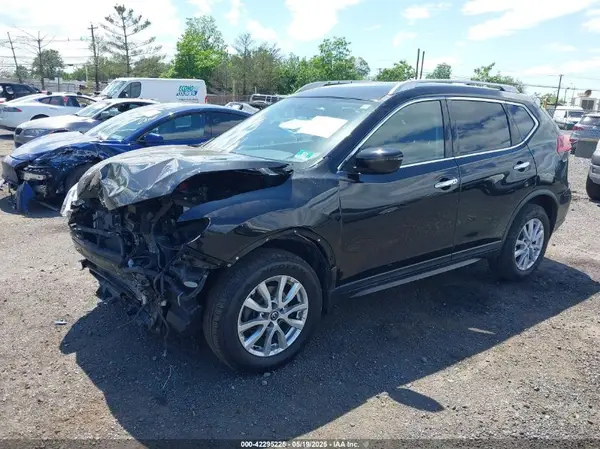 KNMAT2MV2JP611489 2018 NISSAN ROGUE - Image 2
