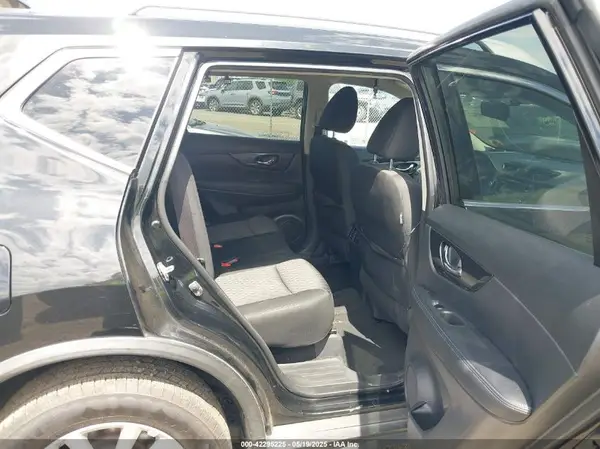KNMAT2MV2JP611489 2018 NISSAN ROGUE - Image 8