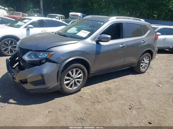 KNMAT2MV2JP611525 2018 NISSAN ROGUE - Image 2