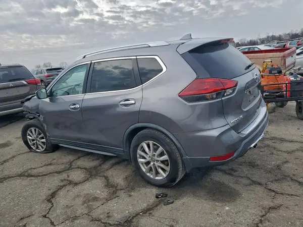 KNMAT2MV2JP611928 2018 NISSAN ROGUE - Image 2