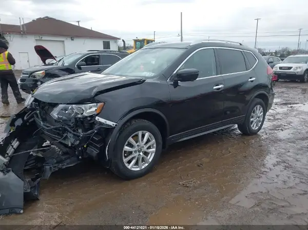 KNMAT2MV2JP612741 2018 NISSAN ROGUE - Image 2
