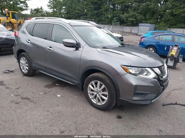 KNMAT2MV2JP615915 2018 NISSAN ROGUE - Image 1