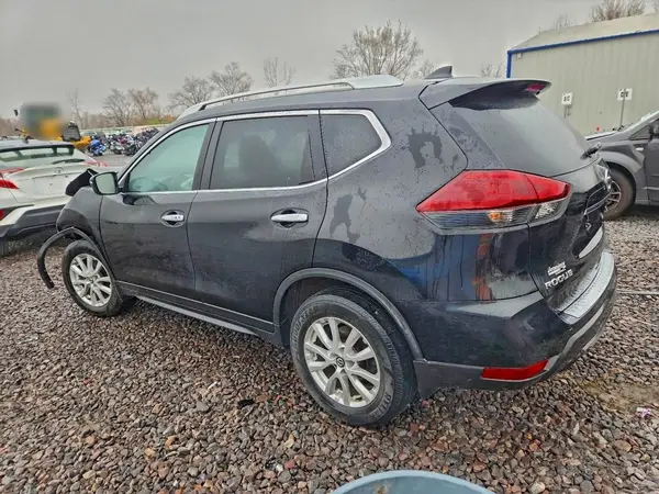 KNMAT2MV2JP622458 2018 NISSAN ROGUE - Image 2