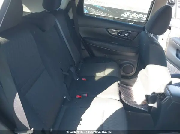 KNMAT2MV2KP504105 2019 NISSAN ROGUE - Image 8