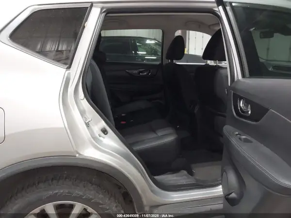 KNMAT2MV2KP516156 2019 NISSAN ROGUE - Image 8
