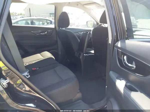 KNMAT2MV2KP532146 2019 NISSAN ROGUE - Image 8