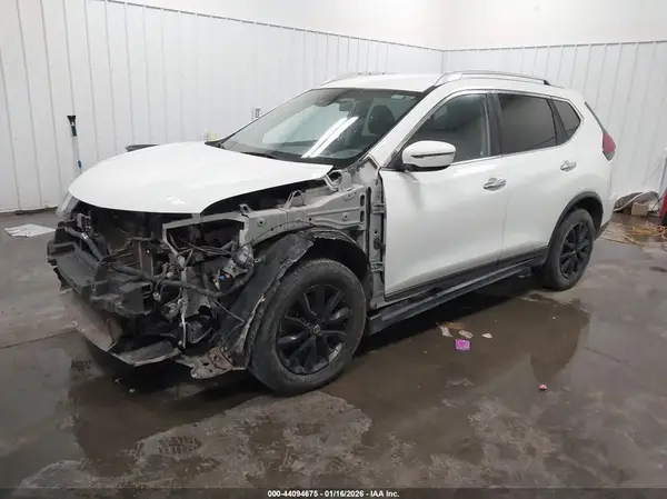 KNMAT2MV2LP523609 2020 NISSAN ROGUE - Image 2