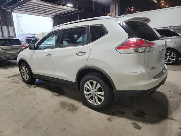 KNMAT2MV3GP671306 2016 NISSAN ROGUE - Image 2