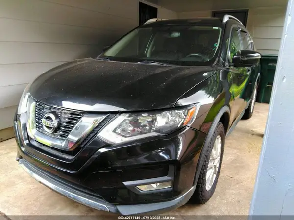 KNMAT2MV3HP503280 2017 NISSAN ROGUE - Image 2