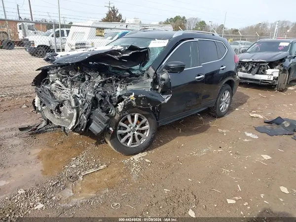 KNMAT2MV3HP504056 2017 NISSAN ROGUE - Image 2