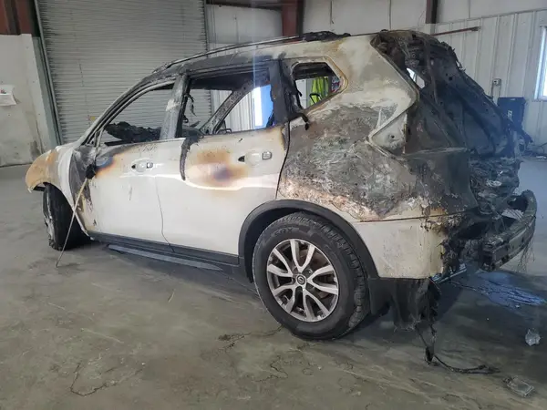 KNMAT2MV3HP510861 2017 NISSAN ROGUE - Image 2