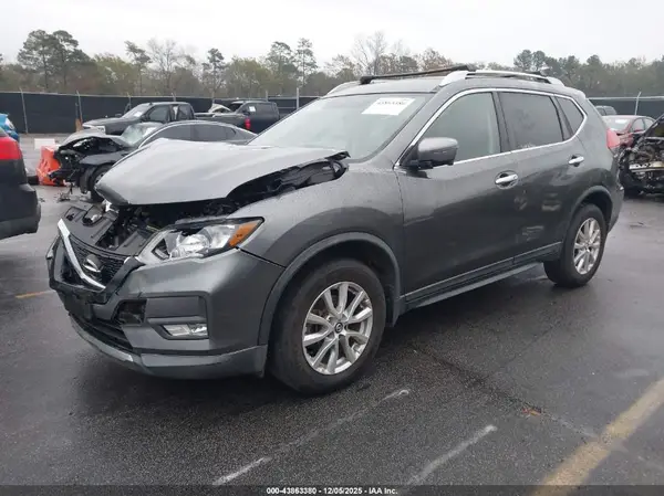 KNMAT2MV3HP520516 2017 NISSAN ROGUE - Image 2