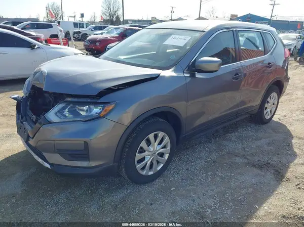 KNMAT2MV3HP527059 2017 NISSAN ROGUE - Image 2
