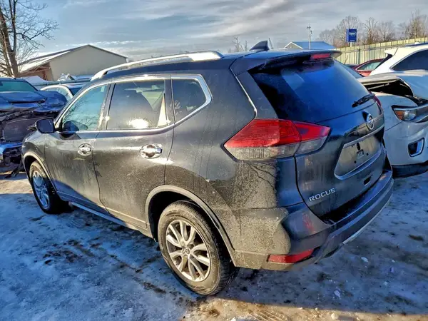 KNMAT2MV3HP530608 2017 NISSAN ROGUE - Image 2