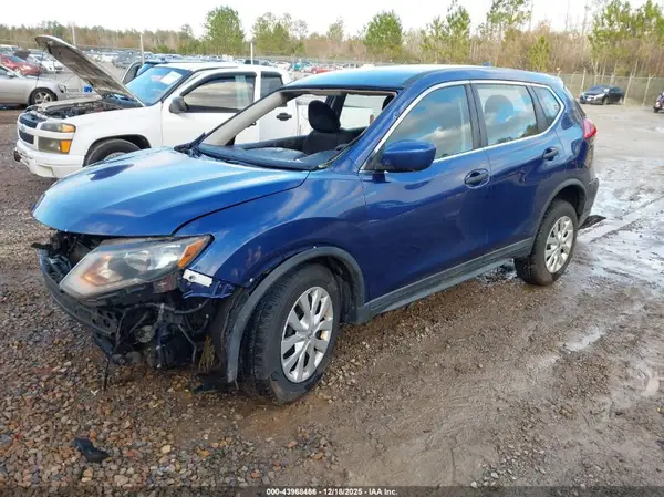 KNMAT2MV3HP532052 2017 NISSAN ROGUE - Image 2