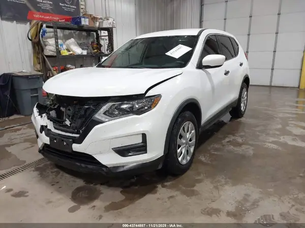 KNMAT2MV3HP547960 2017 NISSAN ROGUE - Image 2