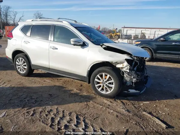 KNMAT2MV3HP553323 2017 NISSAN ROGUE - Image 1