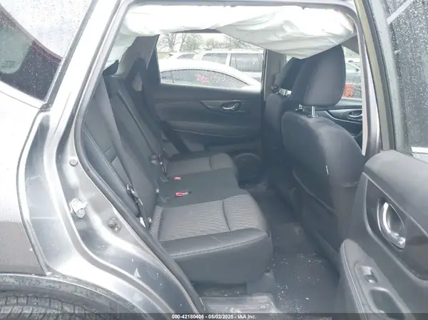 KNMAT2MV3HP556254 2017 NISSAN ROGUE - Image 8